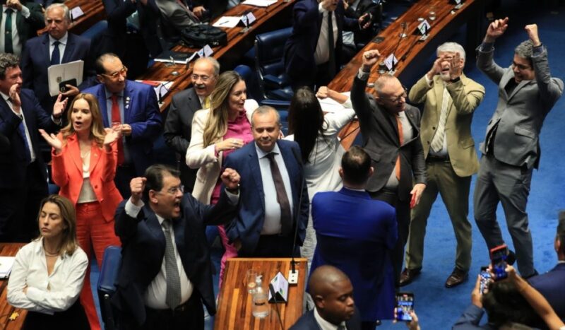 Senado aprova reforma tributária em dois turnos, em votação apertada; texto vai retornar à Câmara