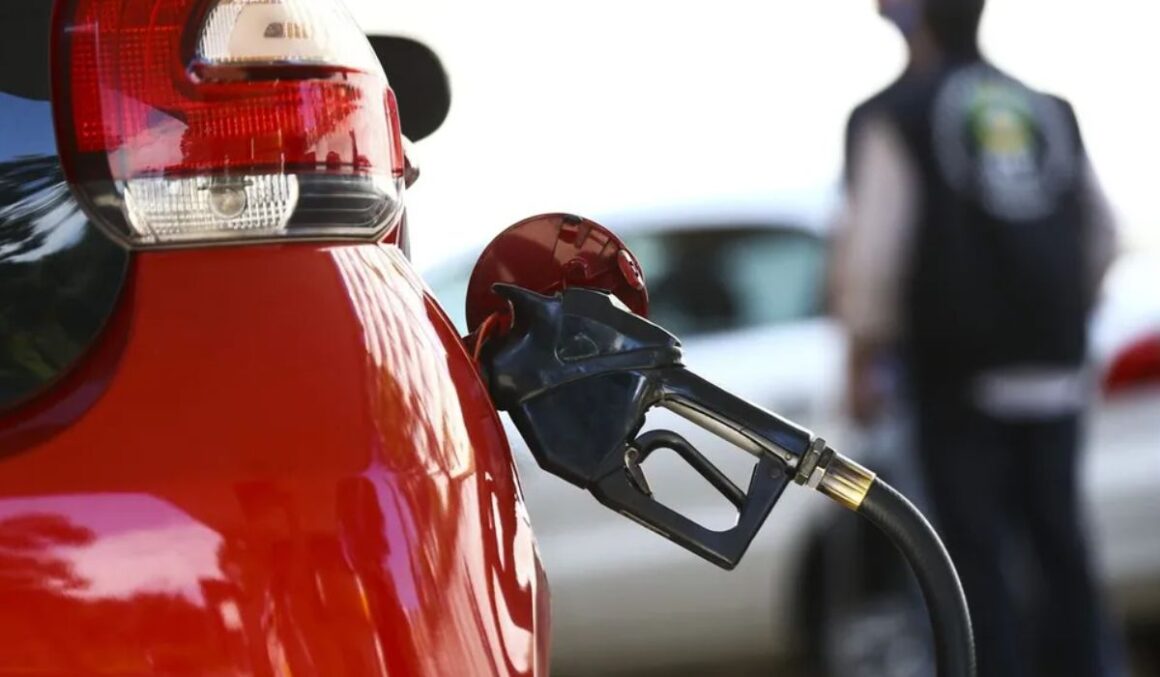 Preço da gasolina cai pela 11ª semana consecutiva
