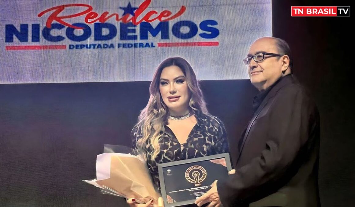 Deputada Renilce Nicodemos é agraciada como Mulher de Destaque em premiação