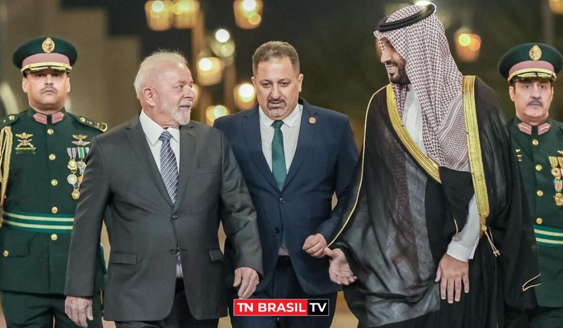 Lula chega na Arábia Saudita para reuniões com o chefe de Estado e empresários