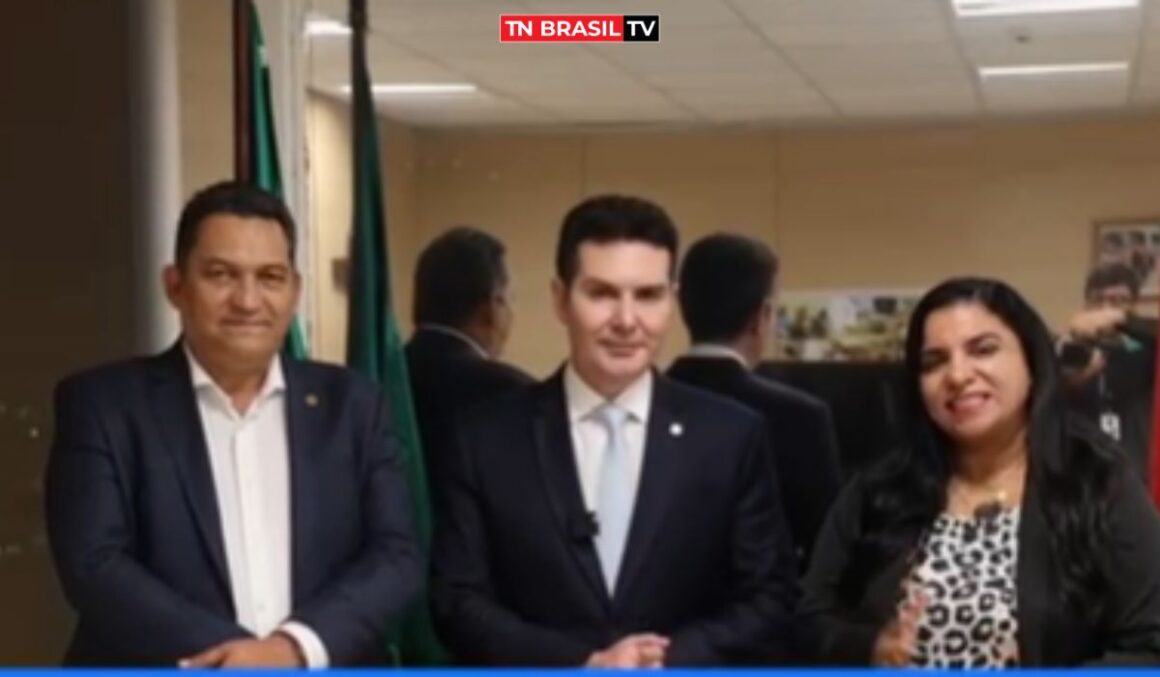 Ao lado do ministro Jader Filho, deputado Torrinho Torres anuncia +100 casas para Santana do Araguaia