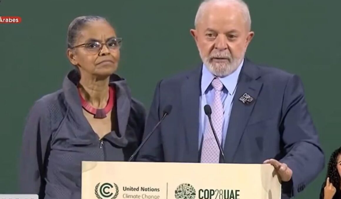 Ao lado de Marina, Lula chora em discurso na COP: 'A floresta vem falar'