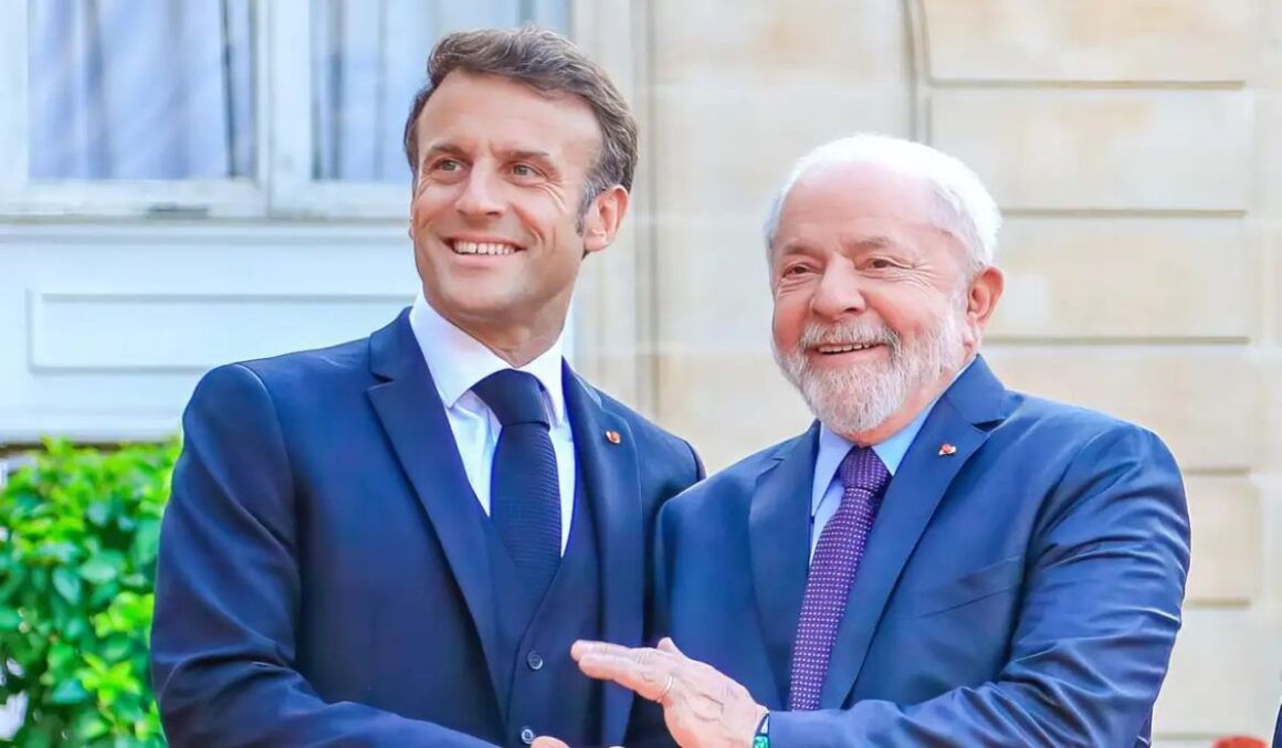 Macron cita 8 de janeiro e elogia Lula pelo fortalecimento da democracia
