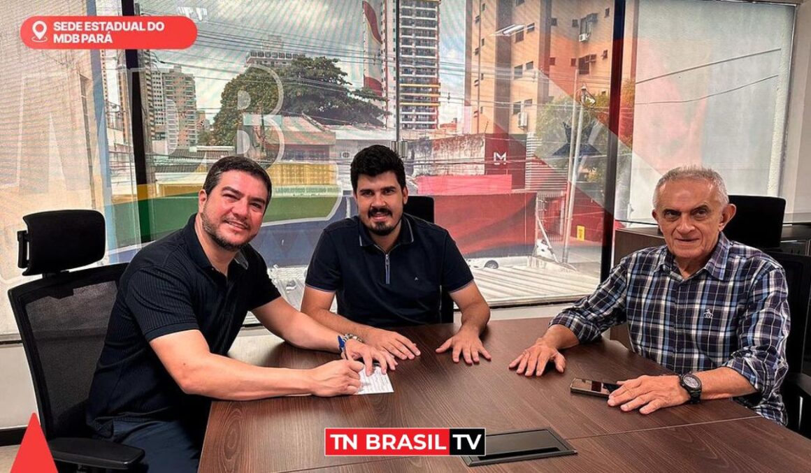 Deputado Ronie Silva esteve presente na posse do novo presidente municipal do MDB em Pacajá