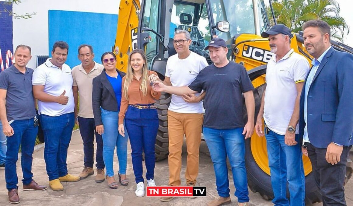 Prefeitura de Goianésia do Pará recebe nova retroescavadeira através de emenda parlamentar