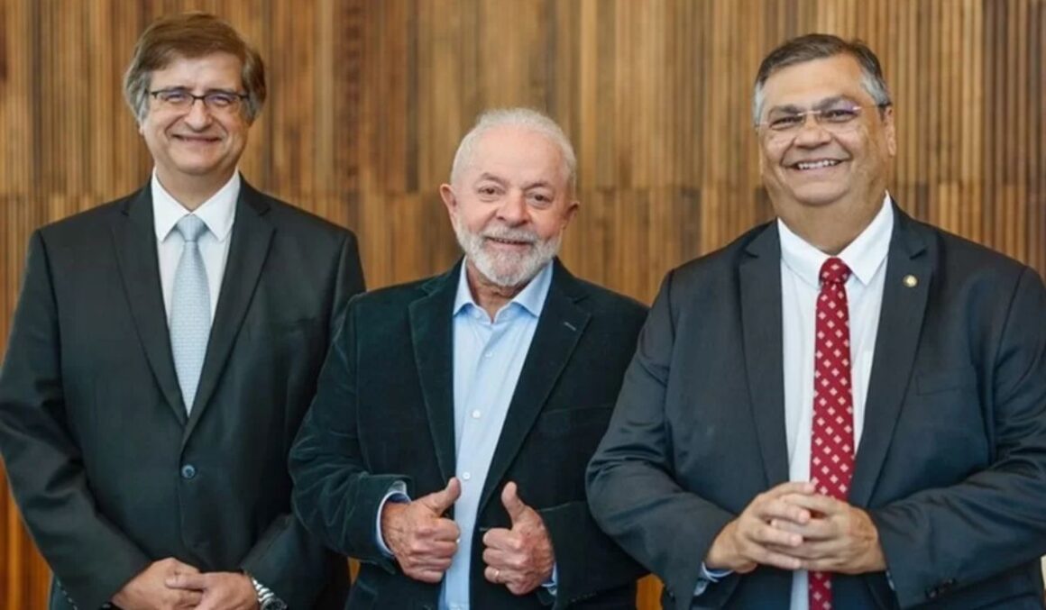 Comissão do Senado sabatina Dino e Gonet em sessão que deve ser longa e tensa