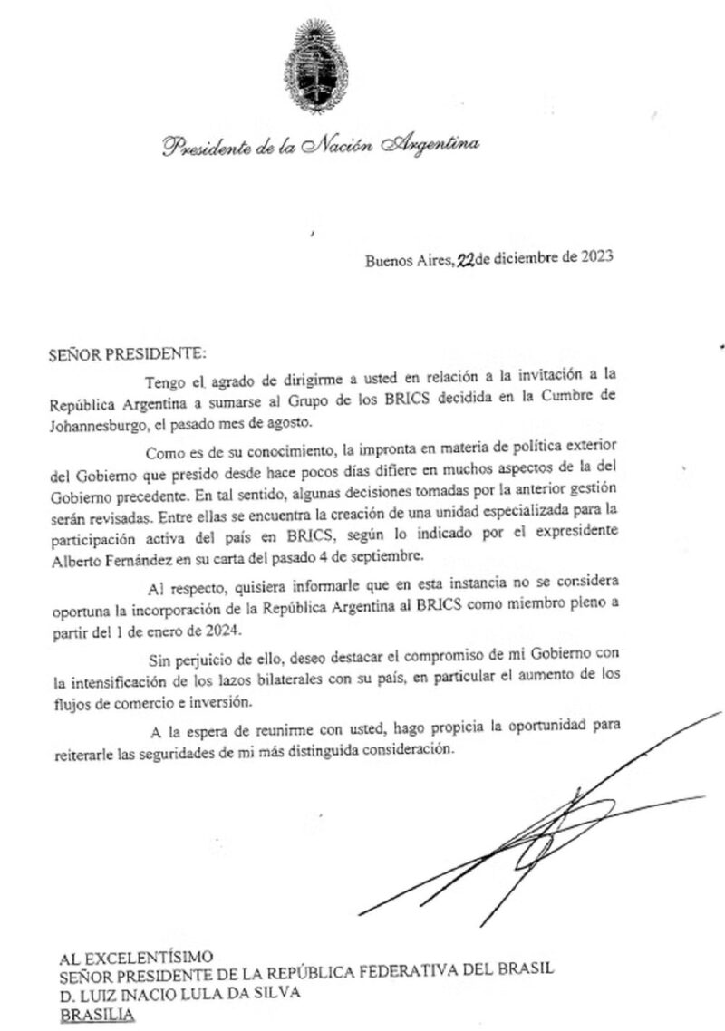 Javier Milei envia carta anunciando retirada da Argentina do Brics