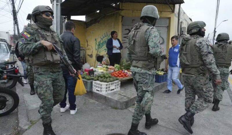 Presidente do Equador declara guerra a facções em meio a onda de violência que matou 10