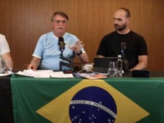 Bolsonaro elogia Maduro por realizar plebiscito com voto impresso