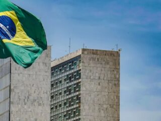 Brasil cai 10 posições em ranking de percepção da corrupção, diz estudo