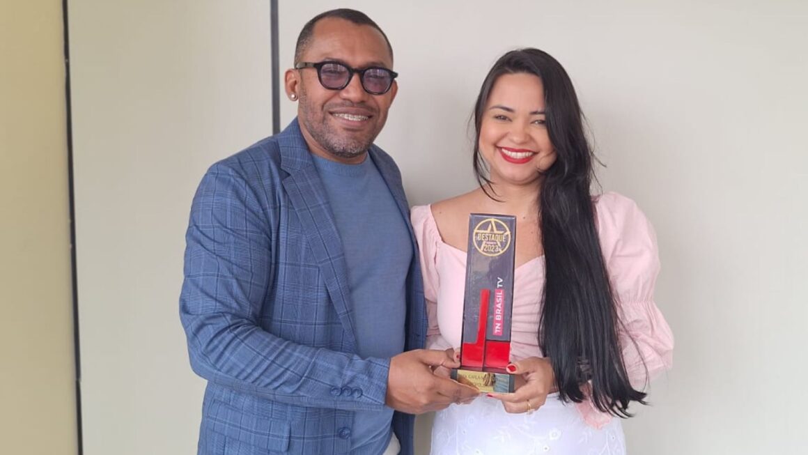 Dra. Carla Crispin recebe o Prêmio Destaque TN Brasil TV 2023