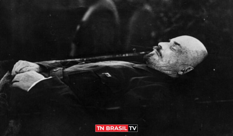 As circunstâncias da morte de Vladimir Lênin que ocorreu há 100 anos ainda são secretas