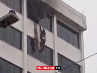 IMAGENS FORTES: Incêndio em hotel de Belém, homem morre ao cair do prédio