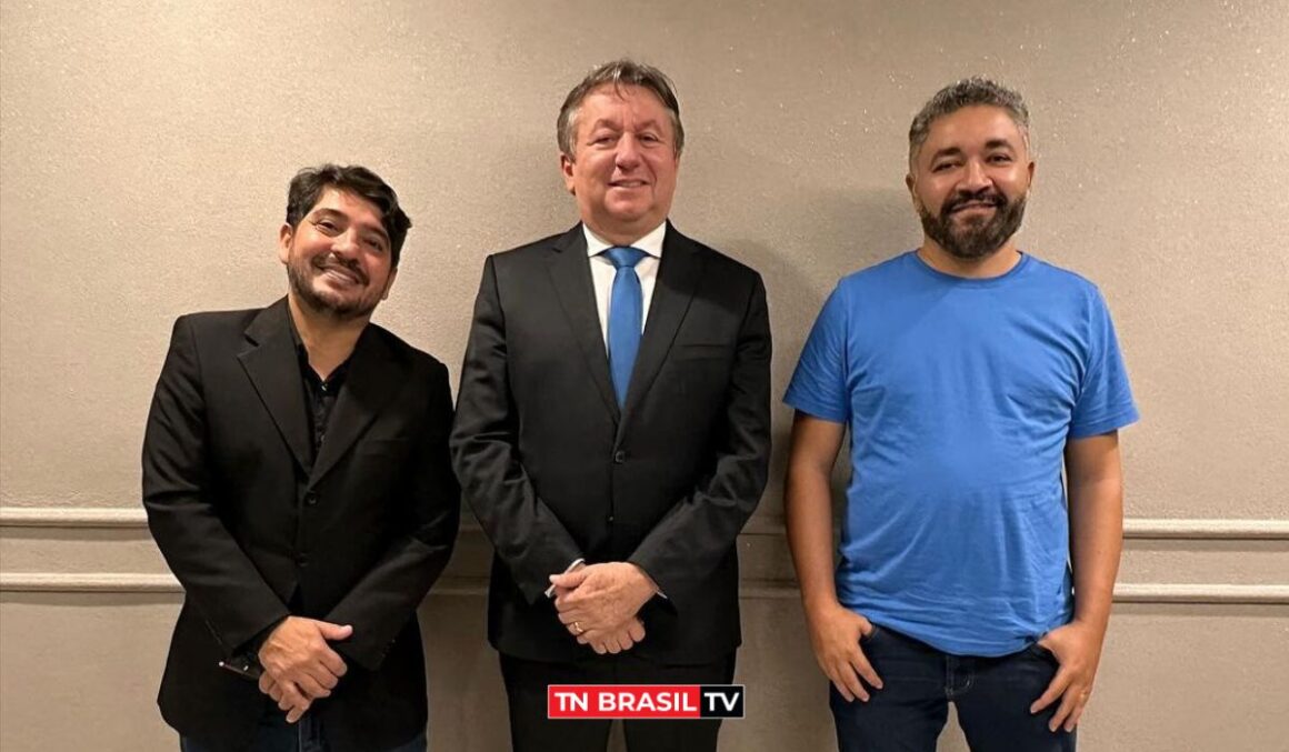 Deputado Eliel Faustino recebe lideranças de diversos municípios do Pará