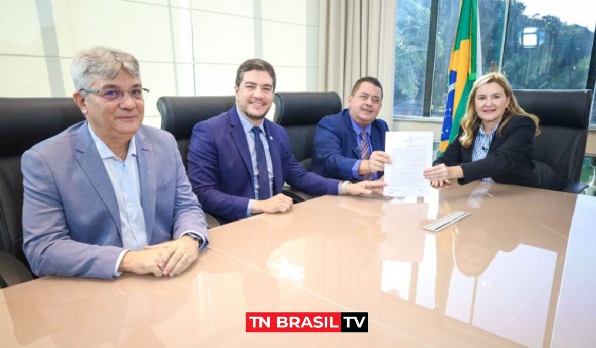 Deputado Ronie Silva e Governo do Estado firmam parceria para construção de creche em Santa Bárbara