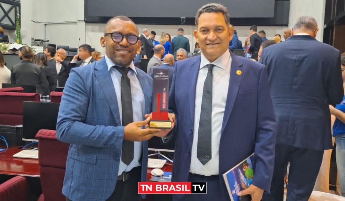 Deputado estadual Torrinho Torres recebe Prêmio Alepa em Foco 2023
