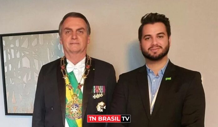 Ex-assessor de Bolsonaro, Filipe Martins, conhecido como "Robespirralho" é preso pela PF