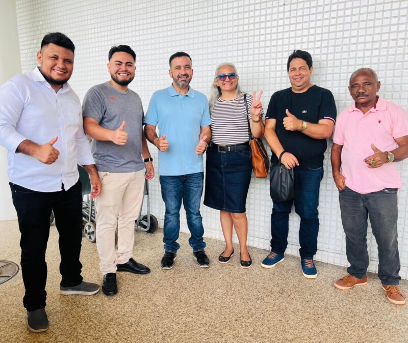 Deputado Olival Marques, David Paiva e lideranças de Santarém / Foto: AP