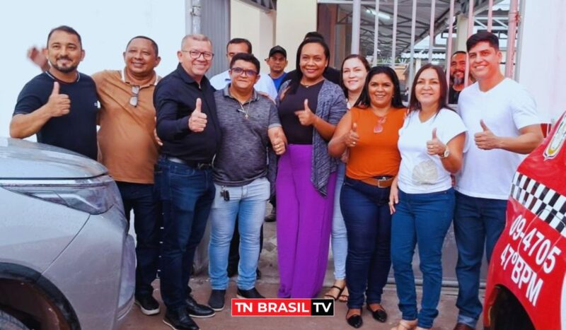 Professor Bil com prefeita de Moju, Nilma Lima, realizam visita técnica na Escola Estadual Professora Ernestina Pereira Maia