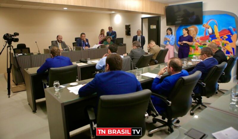 CFFO aprova projeto de reajuste dos professores da rede pública do estado