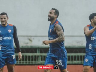 Águia e Paysandu se enfrentam nesta quarta (27) pela semifinal do Parazão