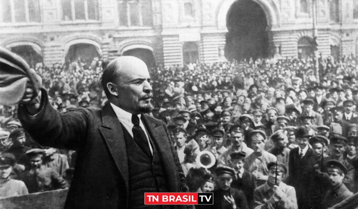 A Revolução Russa, o surgimento da URSS e o seu colapso