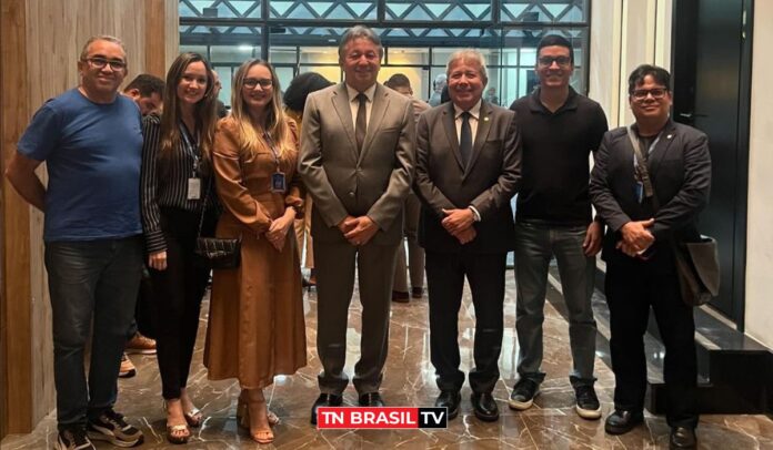 Deputado Eliel Faustino reúne com comissão de servidores da SECTET