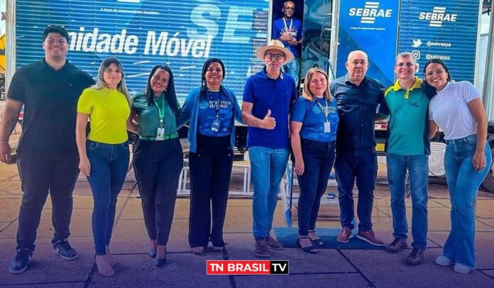 O prefeito Pastor David marcou presença na ação itinerante do SEBRAE. Foto: Reprodução/AP