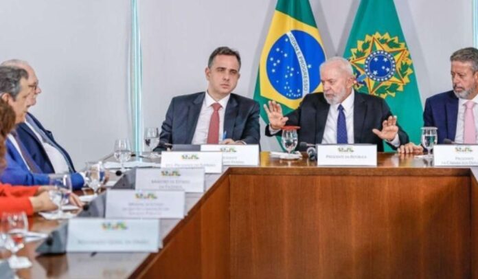 Governo propõe tirar da meta fiscal ajuda ao RS; Câmara aprova projeto