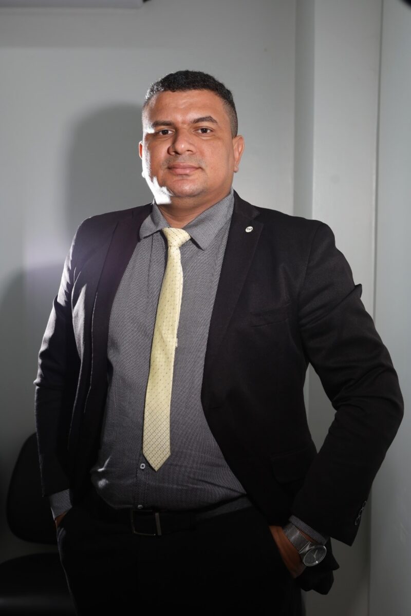 Levy Bricio, Advogado, Presidente da Comissão de Direito Eleitoral de Ananindeua, Especialista em Direito Eleitoral, Direito Administrativo, Gestão Pública e Licitações e Contratos Públicos. Direito Público e Gestão Pública.