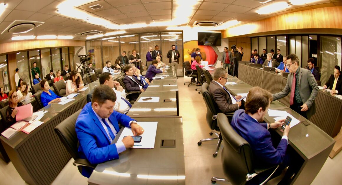 Deputados apresentam indicados à vaga de Conselheiro do Tribunal de Contas dos Municípios do Pará na CCJRF