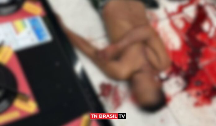 IMAGENS FORTES: Câmeras de segurança flagram momento em que criminosos executam a tiros funcionário de loja