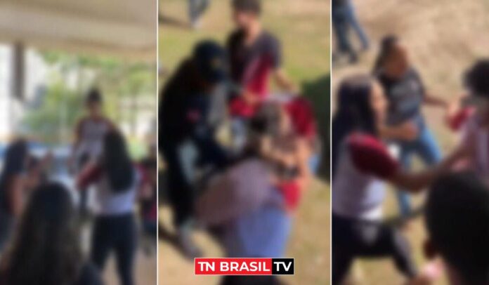 ASSISTA O VÍDEO: mãe bate com cinto em aluna que teria agredido a filha dela no Pará