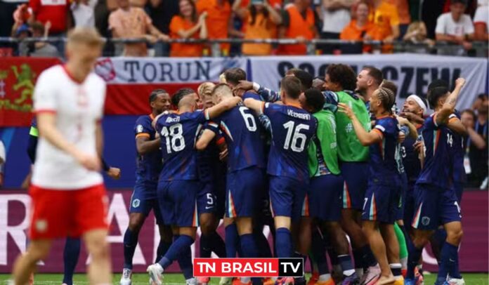 Holanda vence a Polônia na primeira fase da Eurocopa