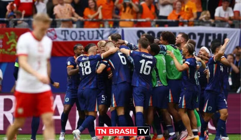 Holanda vence a Polônia na primeira fase da Eurocopa