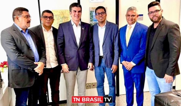 Prefeito de Ipixuna do Pará, Artemes Oliveira, busca apoio em Brasília após incêndio em galpão comercial