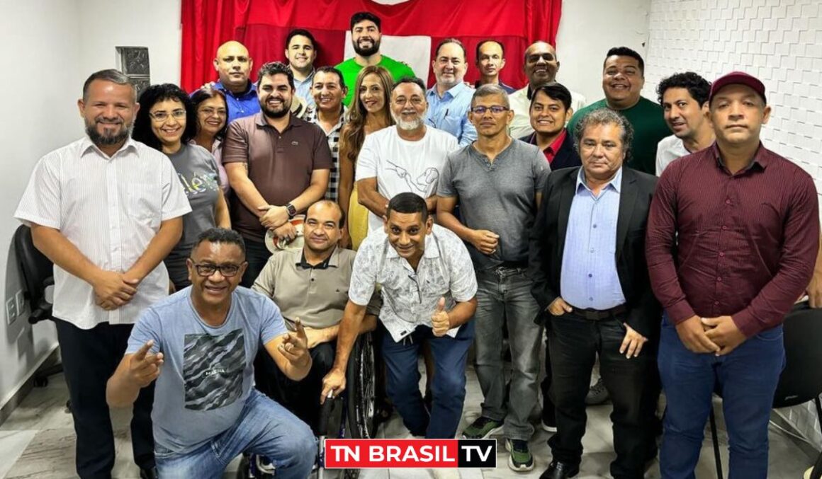 Deputado Adriano Coelho (PDT) reúne pré-candidatos a vereador para alinhar estratégias eleitorais em Belém