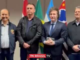 Bolsonaro dá medalha a Milei de imbrochável, incomível e imorrível