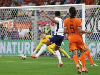 Inglaterra vira sobre Holanda e vai à final da Eurocopa