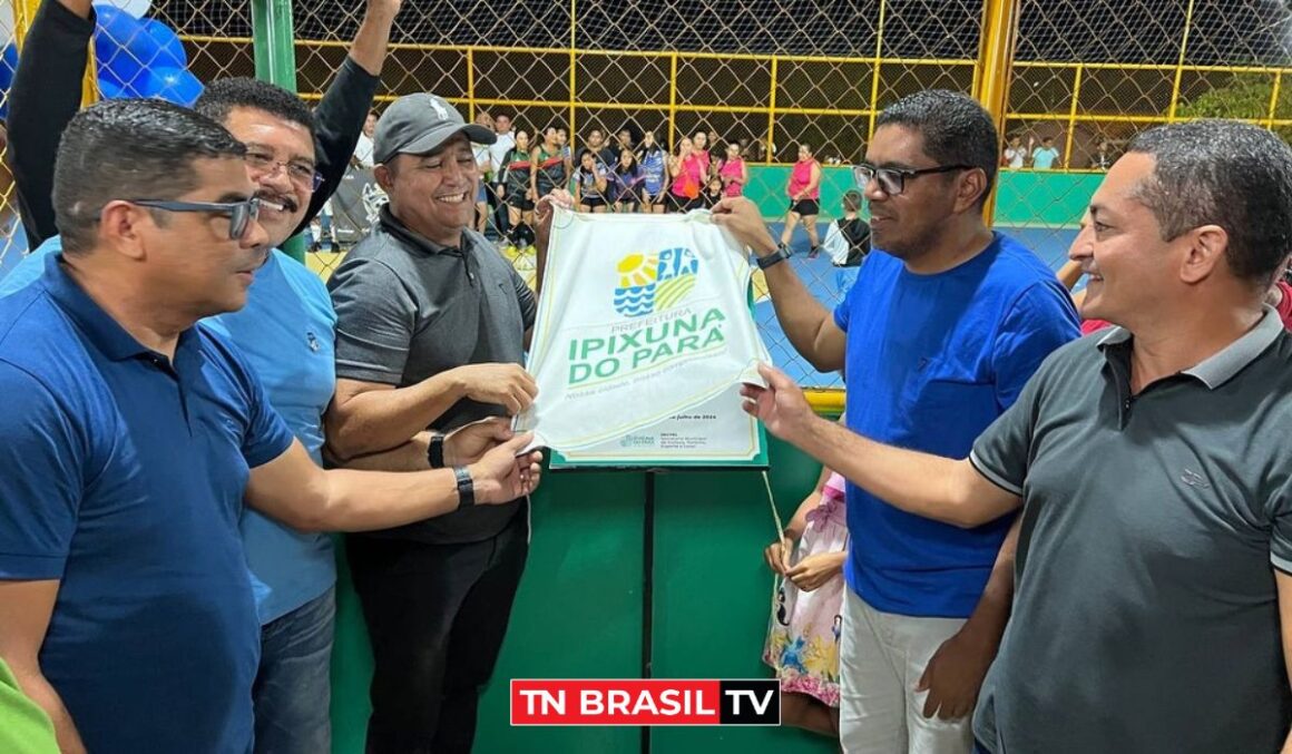 Ipixuna do Pará: Prefeito Artemes Oliveira inaugura quadra de esportes no bairro Açaízal