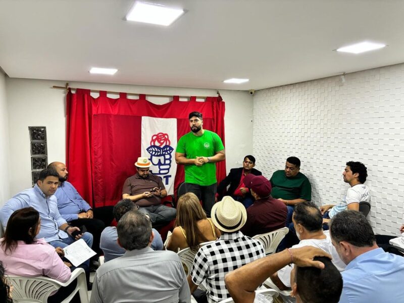 Deputado Adriano Coelho (PDT) reúne pré-candidatos a vereador para alinhar estratégias eleitorais em Belém