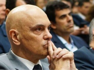 Após vazamento de mensagens, parlamentares pedem impeachment de Moraes