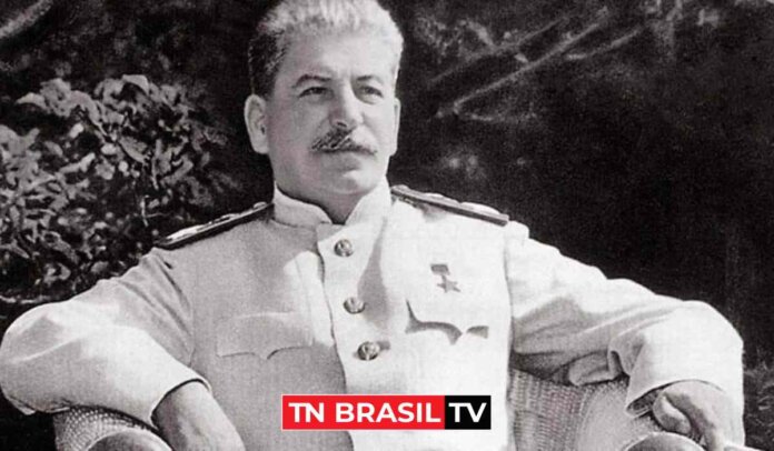 Josef Stalin o ditador que transformou a União Soviética