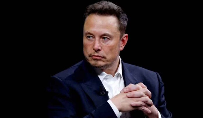 Musk diz que Starlink fornecerá internet gratuita após bloqueio de contas