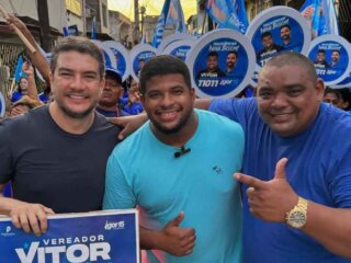 Ronie Silva reforça apoio a Vitor Magalhães em caminhada na Sacramenta