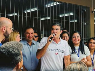 Deputado Chicão cumpre agenda no bairro do Paar ano lado do governador Helder Barbalho