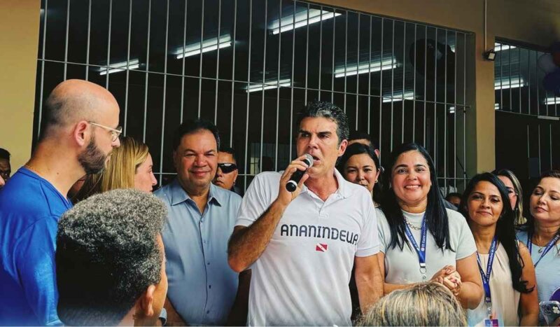 Deputado Chicão cumpre agenda no bairro do Paar ano lado do governador Helder Barbalho