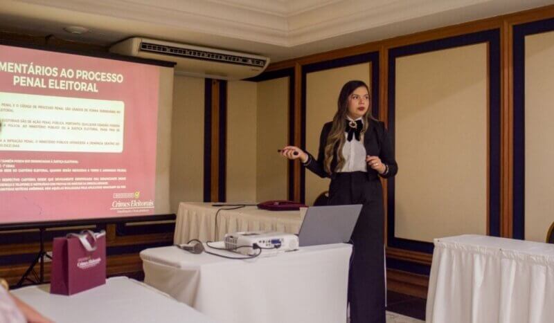 Advogada Dra. Amanda Santos realiza curso "Imersão Crimes Eleitorais" em Belém