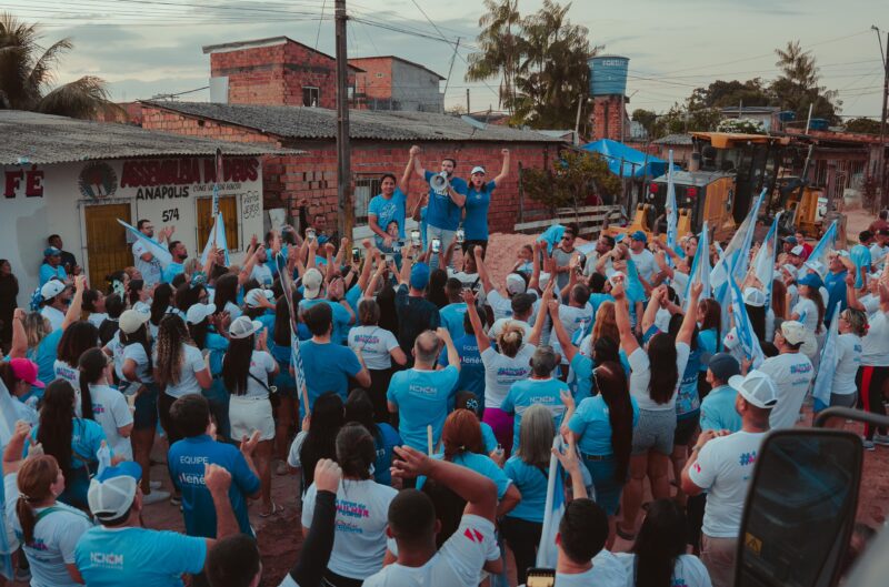 Tapanã: Neném Albuquerque, Igor Normando e Renilce Nicodemos são recebidos com festa e carinho pela comunidade do Pinheirinho