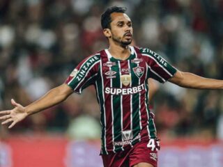 Fluminense vence o Flamengo por 2 a 0 e se afasta da zona de rebaixamento no Brasileirão